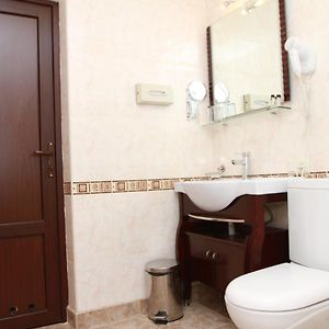 Two-Bedroom Apartment One King Bed Two Single Beds Terrace